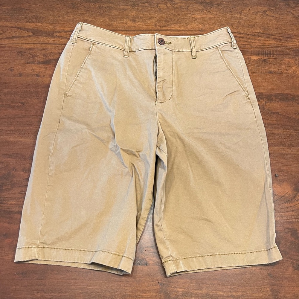 Hollister Khaki Shorts 32”